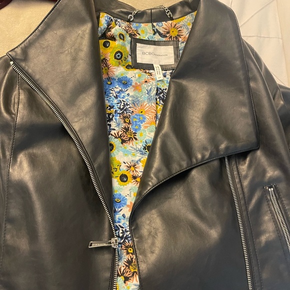 BCBG generation faux leather jacket - Picture 4 of 8